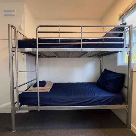 Onetangi Waiheke Backpackers Hostel מראה חיצוני תמונה