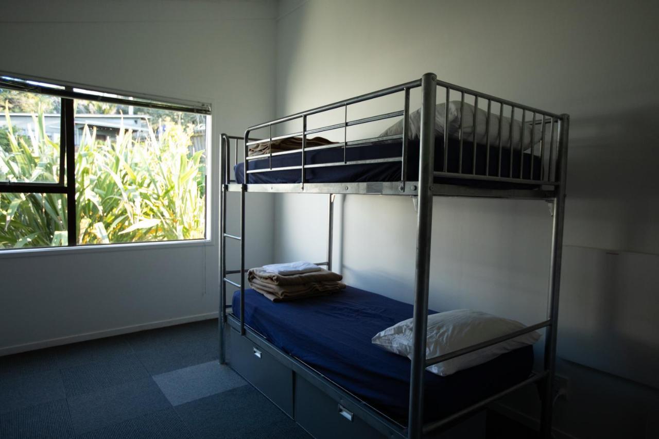 Onetangi Waiheke Backpackers Hostel מראה חיצוני תמונה