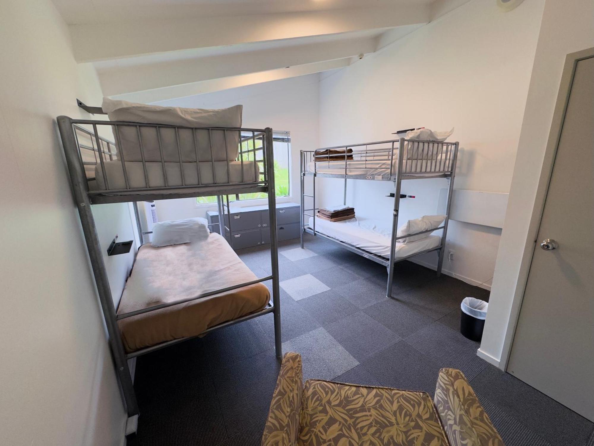 Onetangi Waiheke Backpackers Hostel מראה חיצוני תמונה