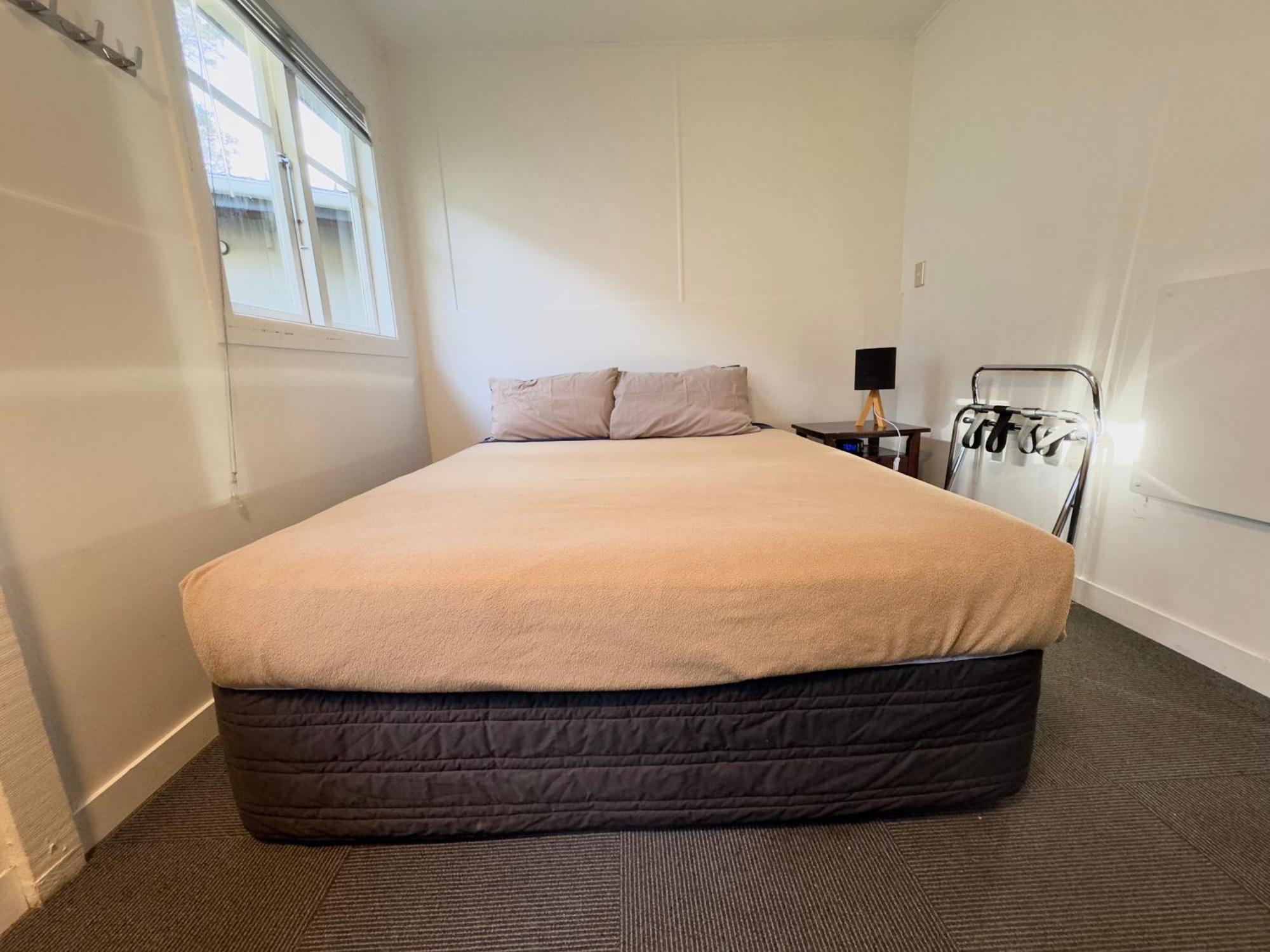 Onetangi Waiheke Backpackers Hostel מראה חיצוני תמונה