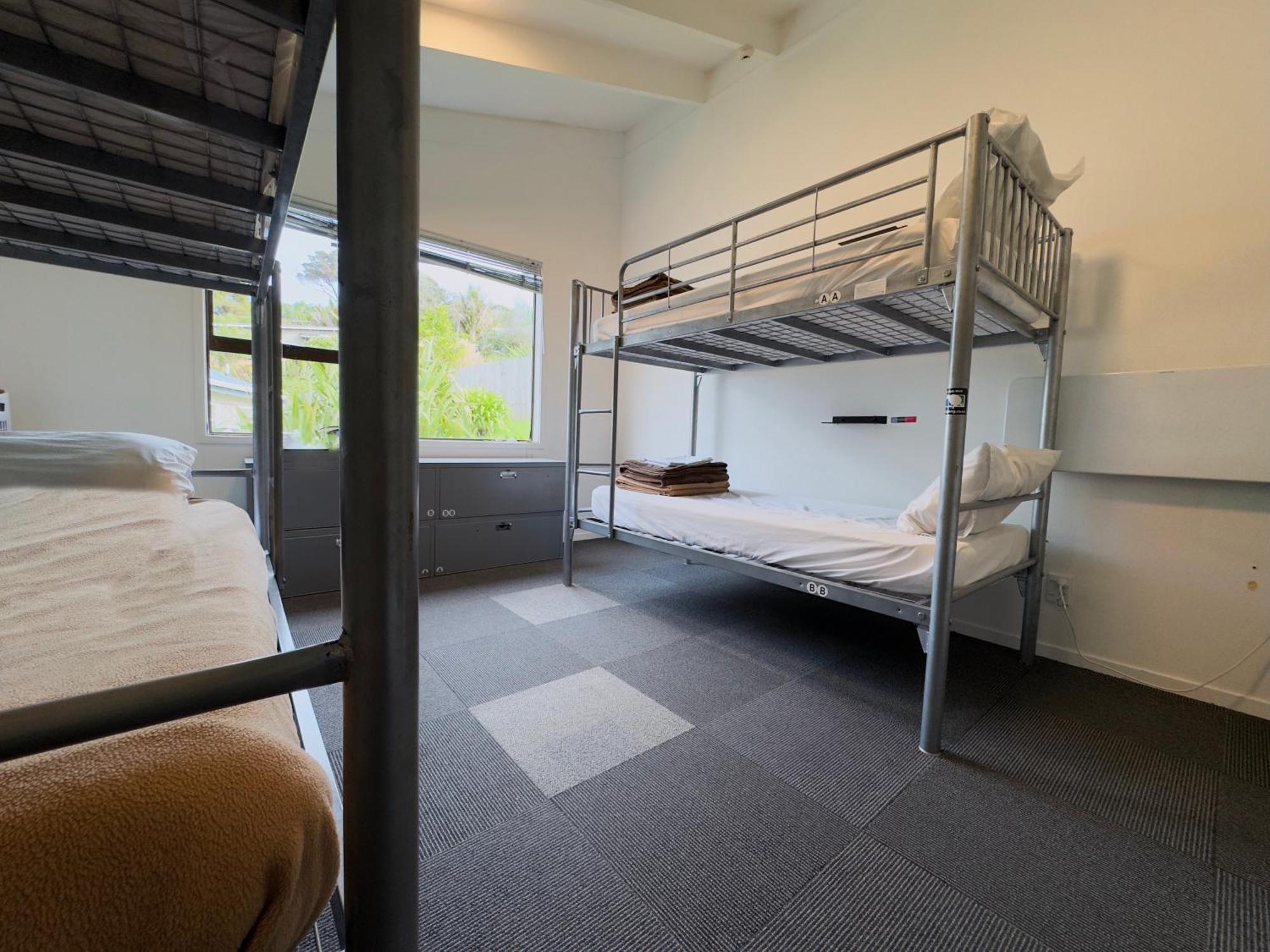 Onetangi Waiheke Backpackers Hostel מראה חיצוני תמונה